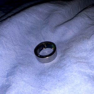 oura fitness tracker ring EUC size 6